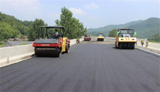 宜昌鋪柏油路面